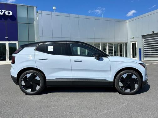 2025 Volvo EX30 Twin Motor Plus