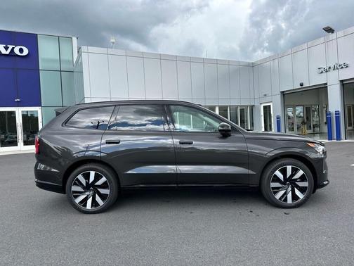 2025 Volvo EX90 Twin Motor Performance Ultra 6-Seater
