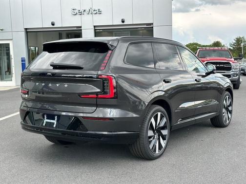 2025 Volvo EX90 Twin Motor Performance Ultra 6-Seater