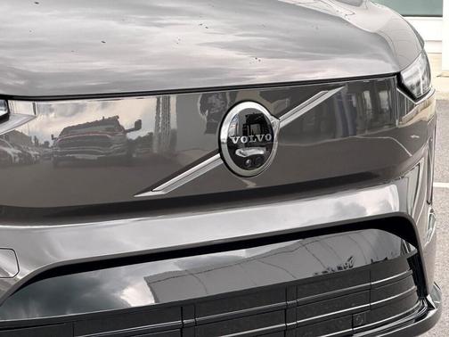 2025 Volvo EX90 Twin Motor Performance Ultra 6-Seater