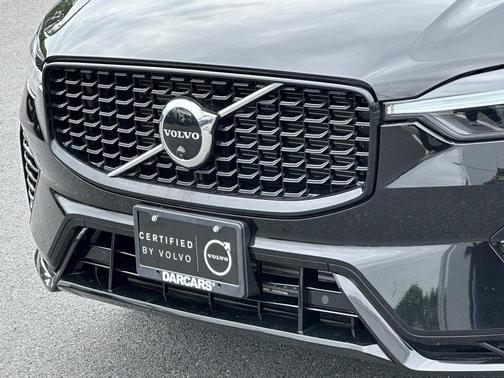 2023 Volvo XC60 Recharge Plug-In Hybrid T8 Ultimate Dark Theme