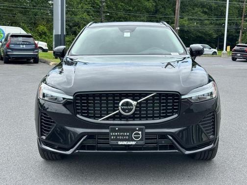 2023 Volvo XC60 Recharge Plug-In Hybrid T8 Ultimate Dark Theme
