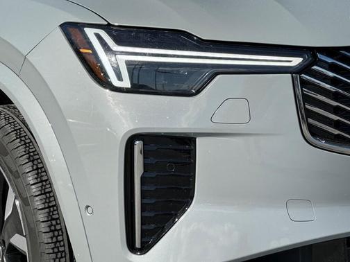 2025 Volvo XC90 Plug-In Hybrid T8 Ultra 7-Seater