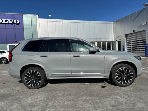 2025 Volvo XC90 Plug-In Hybrid T8 Ultra 7-Seater