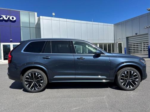 2025 Volvo XC90 B6 Plus 7-Seater