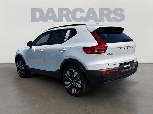 Crystal White 2026 Volvo XC40 B5 Ultra