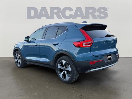2025 Volvo XC40 B5 Plus Bright Theme