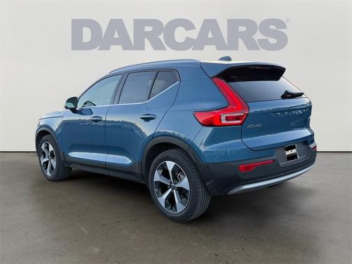 2025 Volvo XC40 B5 Plus Bright Theme