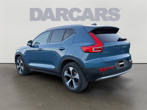 2025 Volvo XC40 B5 Plus Bright Theme