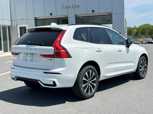 2025 Volvo XC60 B5 Plus