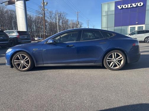 2015 Tesla Model S 70D