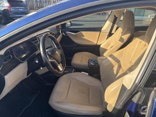 2015 Tesla Model S 70D