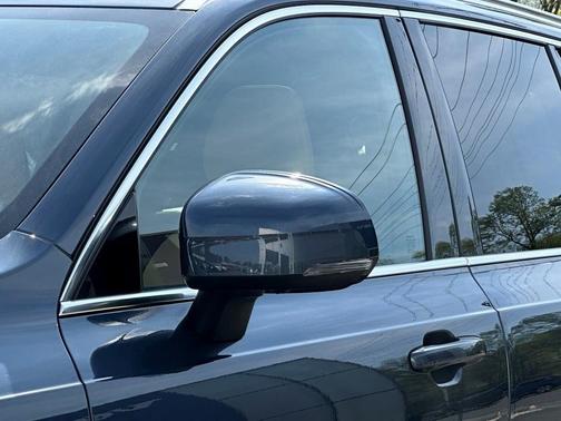 2023 Volvo XC90 Recharge Plug-In Hybrid T8 Ultimate Bright Theme 7-Seater