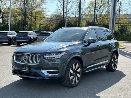2023 Volvo XC90 Recharge Plug-In Hybrid T8 Ultimate Bright Theme 7-Seater