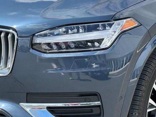 2023 Volvo XC90 Recharge Plug-In Hybrid T8 Plus Bright Theme 7 Passenger