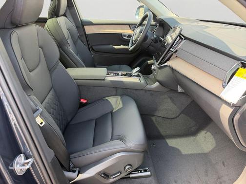 Denim Blue Metallic 2026 Volvo XC90 Plug-In Hybrid T8 Plus 7-Seater