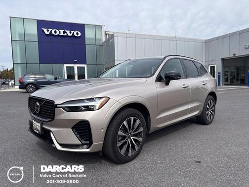 Bright 2024 Volvo XC60 B5 Plus Dark Theme