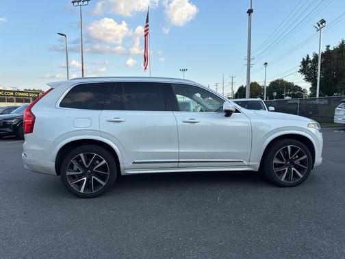 2024 Volvo XC90 B6 Ultimate Bright Theme 7-Seater
