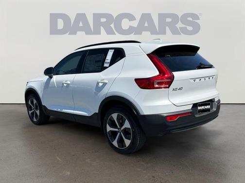 Crystal White 2026 Volvo XC40 B5 Plus