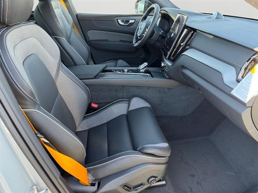 2026 Volvo XC60 Plug-In Hybrid T8 Polestar Engineered