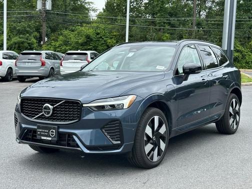 2025 Volvo XC60 Plug-In Hybrid T8 Plus