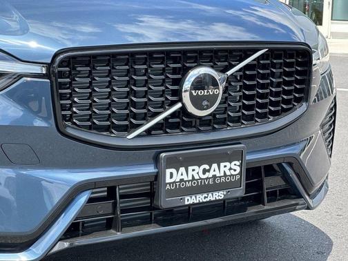 2025 Volvo XC60 Plug-In Hybrid T8 Plus