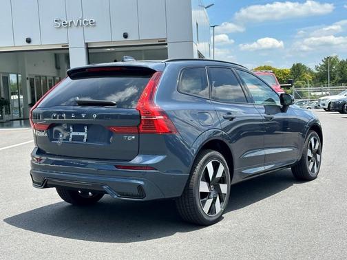 2025 Volvo XC60 Plug-In Hybrid T8 Plus