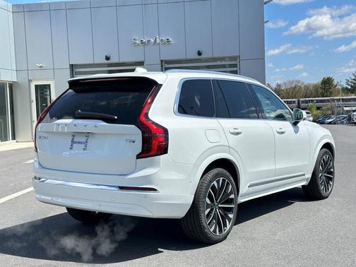 2025 Volvo XC90 Plug-In Hybrid T8 Plus 7-Seater