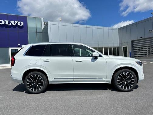 2025 Volvo XC90 Plug-In Hybrid T8 Plus 7-Seater
