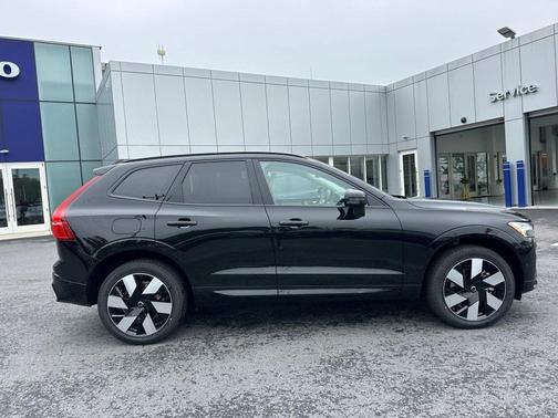 2025 Volvo XC60 Plug-In Hybrid T8 Plus
