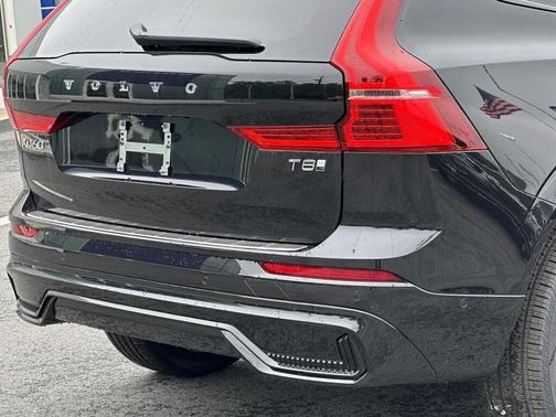2025 Volvo XC60 Plug-In Hybrid T8 Plus