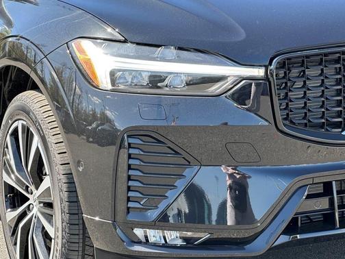 2025 Volvo XC60 B5 Ultra