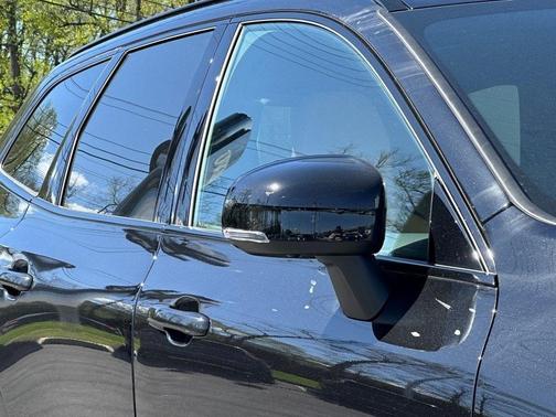 2025 Volvo XC60 B5 Ultra