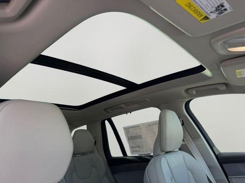 2026 Volvo XC90 B6 Ultra 7-Seater