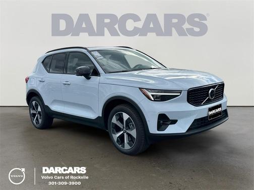 2026 Volvo XC40 B5 Plus