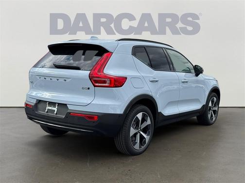 2026 Volvo XC40 B5 Plus