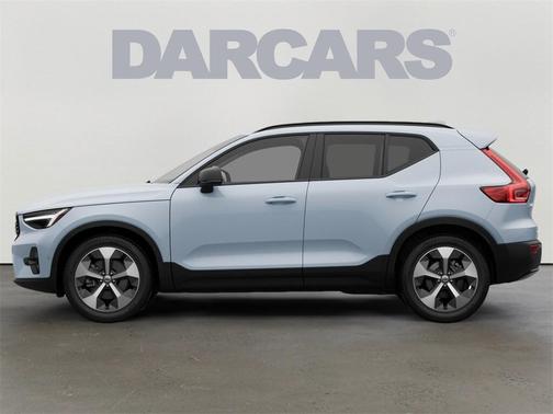 2026 Volvo XC40 B5 Plus