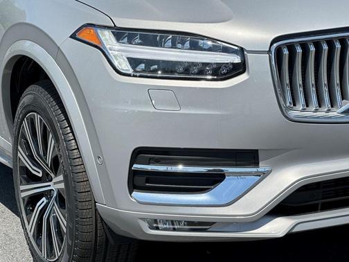 2025 Volvo XC90 B6 Plus 7-Seater