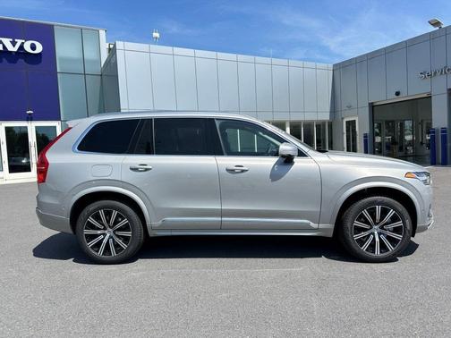 2025 Volvo XC90 B6 Plus 7-Seater
