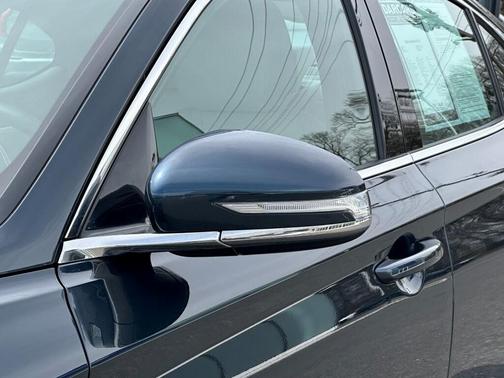 2024 Genesis G70 2.5T