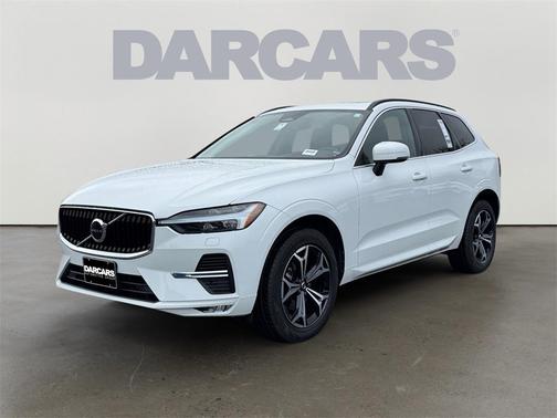 2022 Volvo XC60 B5 Momentum