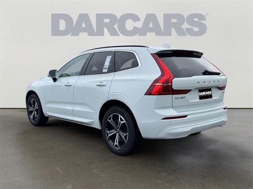 2022 Volvo XC60 B5 Momentum