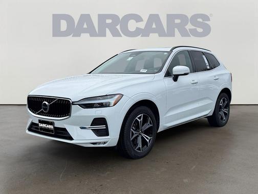 2022 Volvo XC60 B5 Momentum