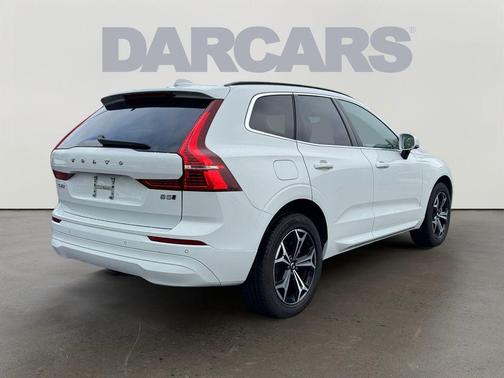 2022 Volvo XC60 B5 Momentum