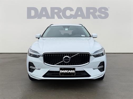 2022 Volvo XC60 B5 Momentum