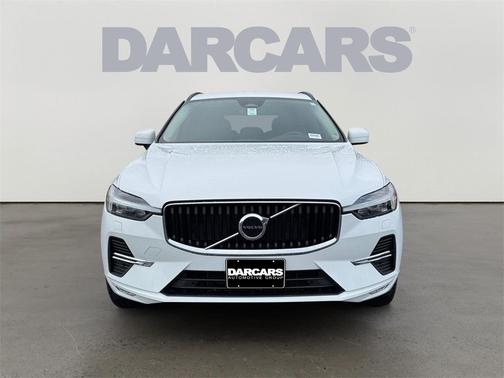 2022 Volvo XC60 B5 Momentum