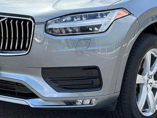 2020 Volvo XC90 T6 Momentum 7 Passenger