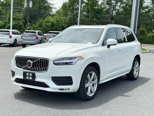 2022 Volvo XC90 T6 Momentum 7 Passenger