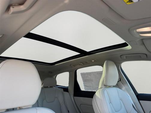 2026 Volvo XC60 Plug-In Hybrid T8 Ultra