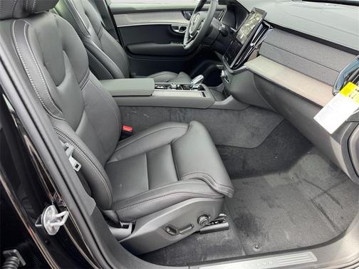 2026 Volvo XC90 B6 Ultra 7-Seater